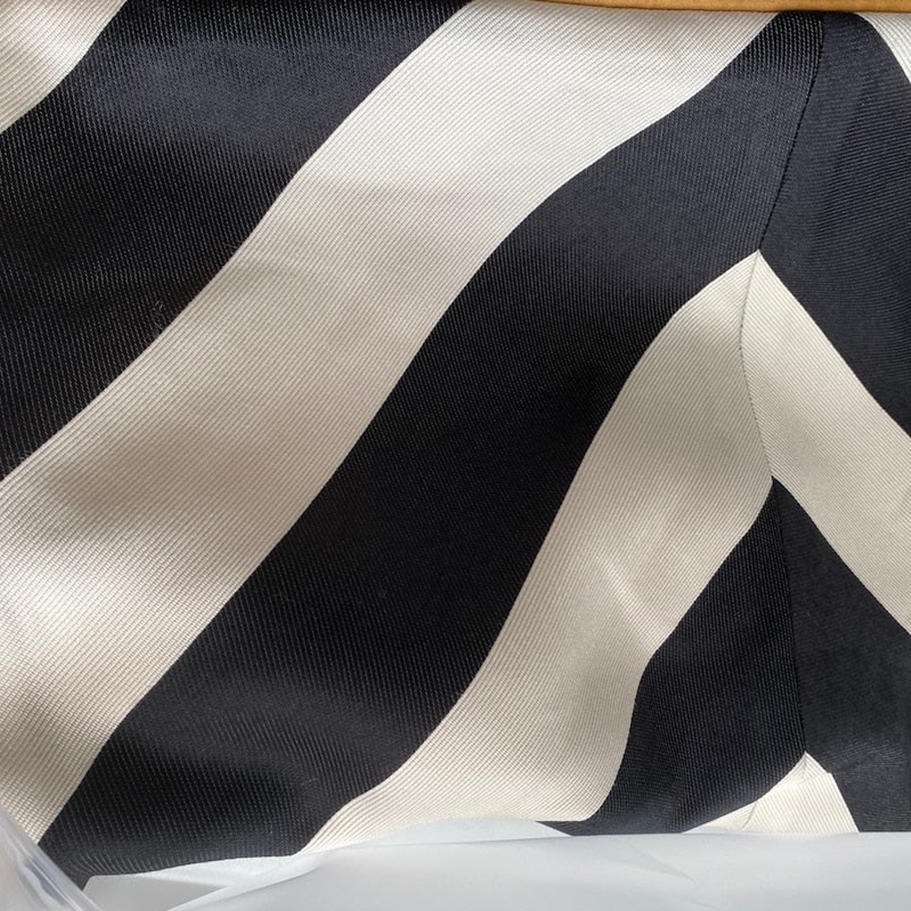 Black Wave Pillowcase - Homio Decor